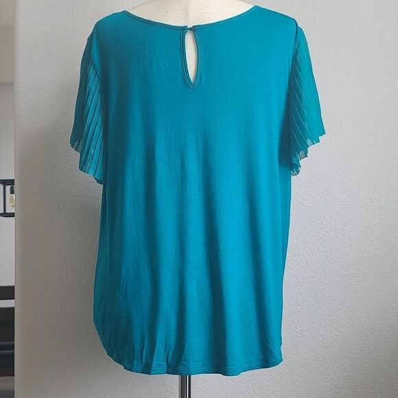 A NEW DAY TOP - Picture 7 of 10